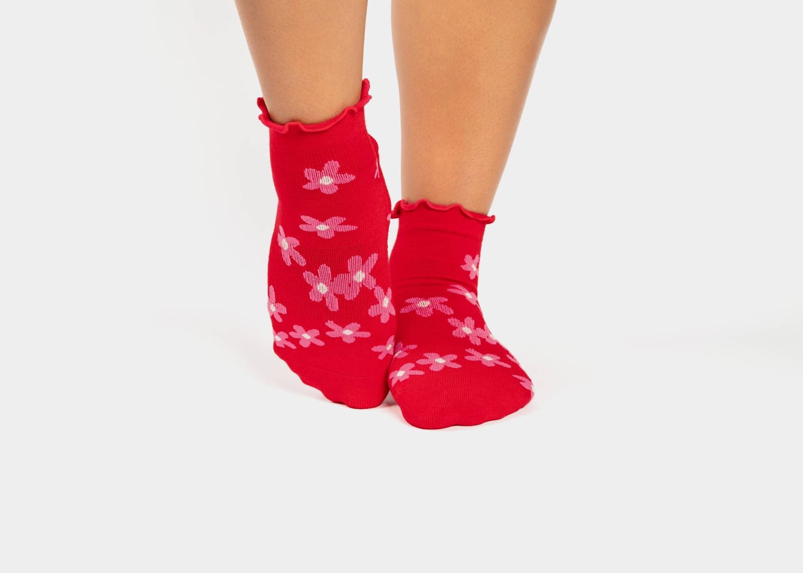 bloom quarter - red socks - ankle socks | caption::Bloom Quarter Socks
